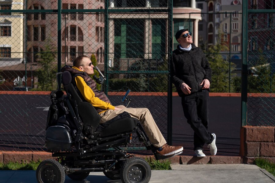 Read more about the article 高背椅是一種專為需要較高背部支持的人士而設計的輪椅